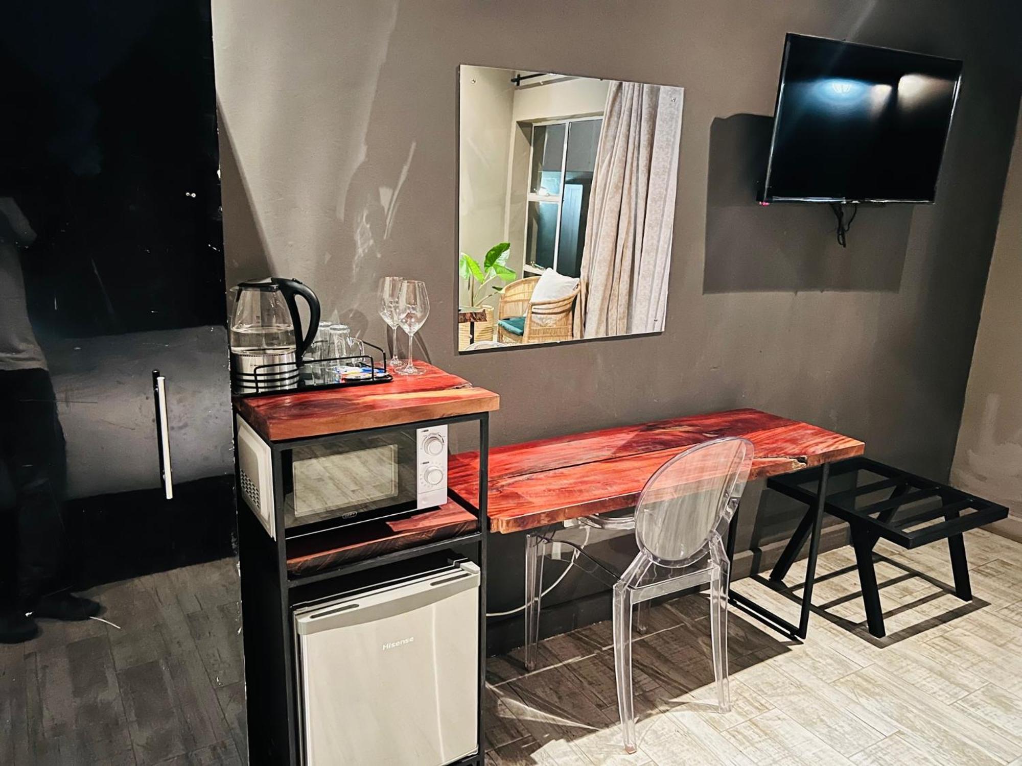The Shed Venue & Boutique Hotel リロングウェ エクステリア 写真